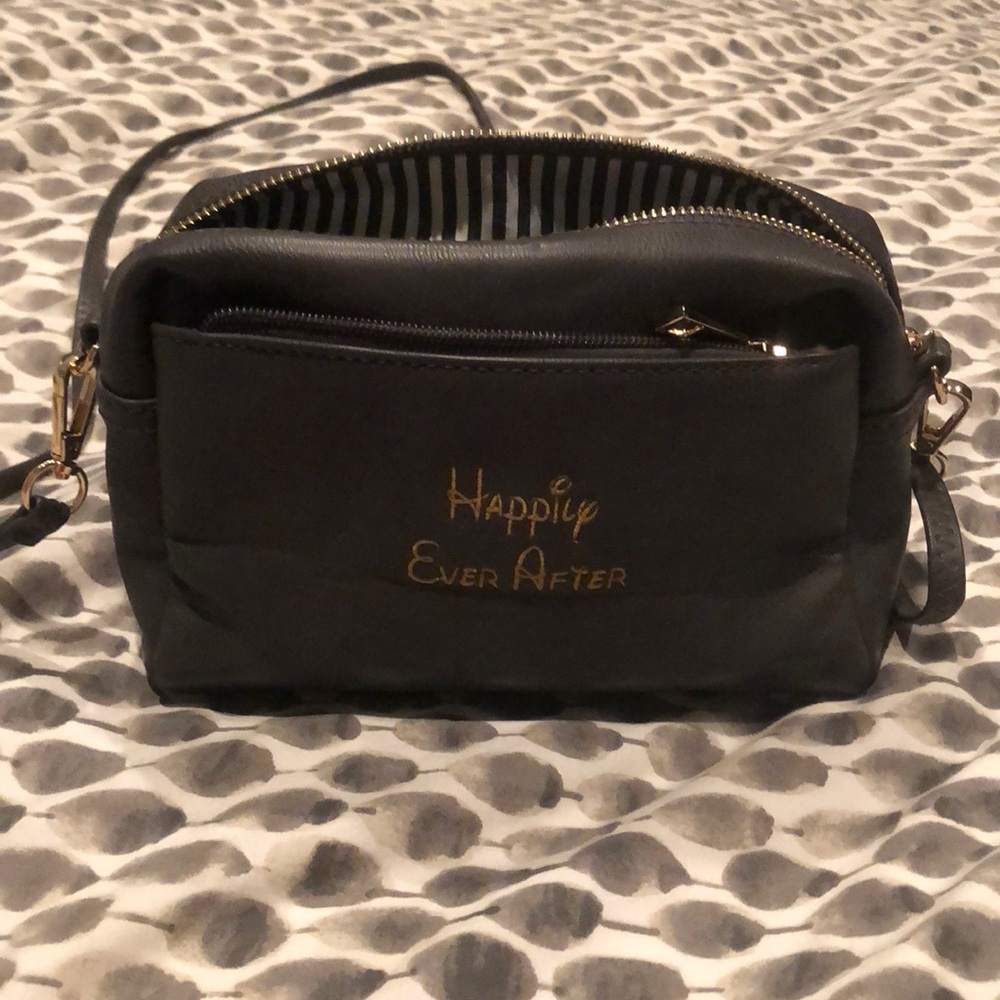 Crossbody purse